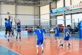 Фотография к новости: Қызылордада ардагерлер арасында волейболдан халықаралық турнир басталды