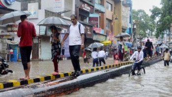 Фотография к новости: Үндістанда нөсер салдарынан 70-тен астам адам қаза тапты 