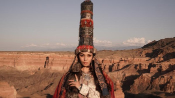 Фотография к новости: Лондонда өтетін «Әлем аруына» Қазақстанның көрікті жерлері туралы фильм түсірілуде