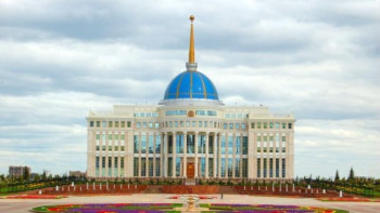 Фотография к новости: Президент Асқар Мамин мен Дариға Назарбаеваны қабылдады