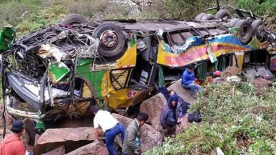 Перуде автобус құздан құлап, 23 адам қаза тапты