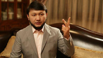 Фотография к новости: Трендте Тазабек. "Бүкіл сыртқы күштің арманы полицей мен әйелдерді «площадта» кездестіру"