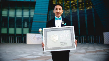 Фотография к новости: Семейлік ұстаз «Әлем мұғалімі» жаһандық сыйлығының номинанты атанды