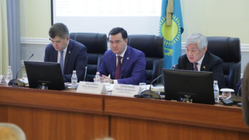 Фотография к новости: Сапарбаев өңірлердің МӘМС-ке толық дайындығын қамтамасыз етуді тапсырды