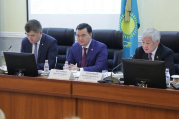 Фотография к новости: Сапарбаев өңірлердің МӘМС-ке толық дайындығын қамтамасыз етуді тапсырды