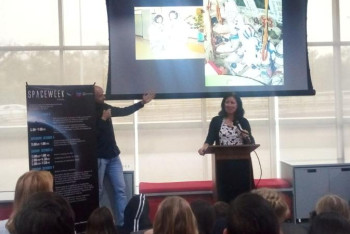 Фотография к новости: Алматылықтар NASA ғарышкерімен жүздесті