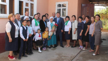 Фотография к новости: Назаровтар әулеті: 500 жыл еңбек өтілі бар ұстаздар