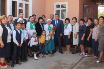 Фотография к новости: Назаровтар әулеті: 500 жыл еңбек өтілі бар ұстаздар