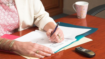 Фотография к новости: Атырау перинаталдық орталығының 31 дәрігері жұмыстан шығу туралы өтініш жазған