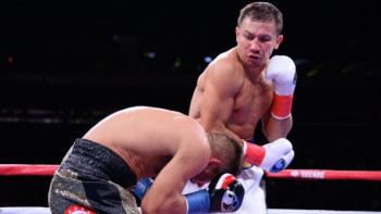 Фотография к новости: Головкин жеңісті шайқастың шаршы алаң сыртындағы әсерлі сәттерін көрсетті