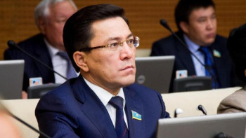 Фотография к новости: Бұлай бола берсе, 50 жылдан кейін де баспана кезегін шешіп бере алмаймыз – депутат