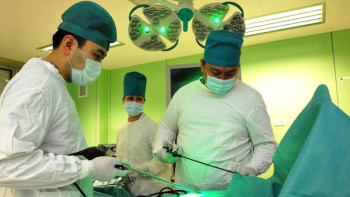 Фотография к новости: Дәрігерлер мойны үзіліп кеткен жігітті аяғына тұрғызды