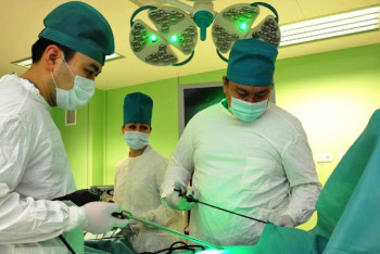 Фотография к новости: Дәрігерлер мойны үзіліп кеткен жігітті аяғына тұрғызды