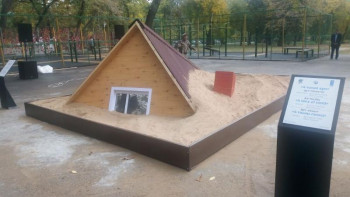 Фотография к новости: Алматыда "4 тонна құм" атты экологиялық арт-инсталляция бой көтерді