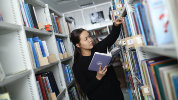 Фотография к новости: «100 жаңа оқулық»: жаңа эстафета басталды