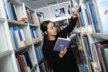 Фотография к новости: «100 жаңа оқулық»: жаңа эстафета басталды