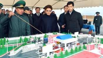 Фотография к новости: Дариға Назарбаева  «Сырым» шекара өткізу бекетіне барды