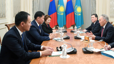 Елбасы Моңғолия премьер-министрімен кездесті