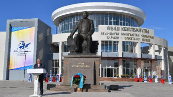 Фотография к новости: Тоқаев Әбіш Кекілбайұлы ескерткішінің ашылу рәсіміне қатысты 