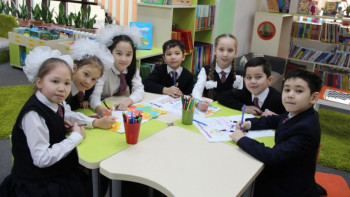 Фотография к новости: Назарбаев Зияткерлік мектептері ЮНЕСКО сыйлығын жеңіп алды