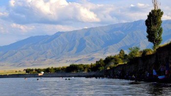 Фотография к новости: Қасиетті Самұрық құсы бейнеленген жер, Үржар ханшайымы, тылсым Алакөл – Шығыстың біз білмейтін тұстары