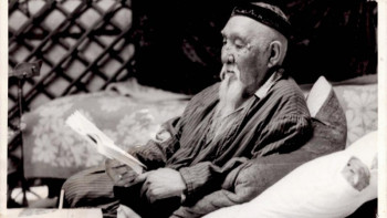 Фотография к новости:  Елордада Кенен Әзірбаевтың 135 жылдығы тойланады