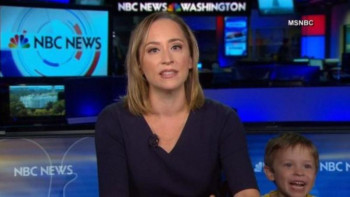 Фотография к новости: Тележүргізушінің ұлы тікелей эфир кезінде анасын ыңғайсыз жағдайға қалдырды