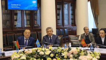 Фотография к новости: Сенатор ТМД деңгейінде әзірленіп жатқан құқықтық құжаттармен танысты