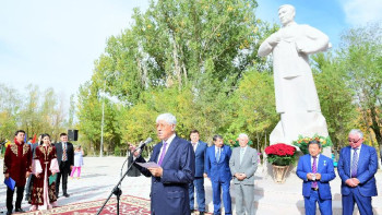 Фотография к новости: Ілияс Жансүгіровке туған ауылында ескерткіш орнатылды 