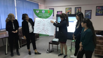 Фотография к новости: Суицидтің алдын алу үшін ата-ана балаға назар аудару керек – психолог