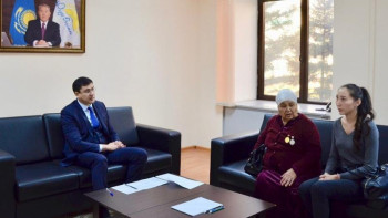 Фотография к новости: Баспаналы болу, жұмысқа орналасу: Əкiм орынбасарының қабылдауына азаматтар тағы қандай өтiнiшпен келедi