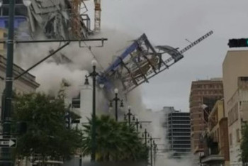 Фотография к новости: АҚШ-та қонақ үйдің бір бөлігі опырылып түсті 