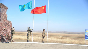 Фотография к новости: Қазақстан мен Қытайдың Қарулы күштері "түлкі ауламақ"
