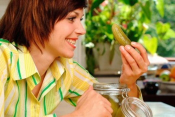 Фотография к новости: Тұздалған тамаққа құмарту ненің белгісі?