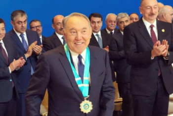 Фотография к новости: Назарбаев Түркі әлемінің Жоғары орденімен марапатталды 