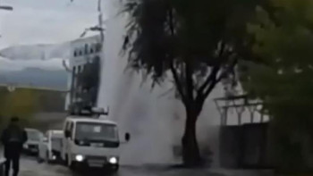 Фотография к новости: Алматыда тағы құбыр жарылды 