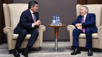 Фотография к новости: Елбасы Қырғыз Республикасының президентімен кездесті