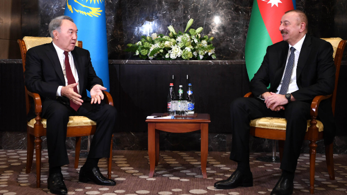 Назарбаев Ильхам Әлиевпен кездесті 