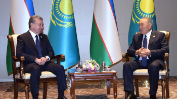 Фотография к новости: Елбасы Өзбекстан Республикасының президентімен кездесті