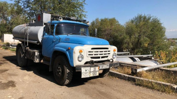 Фотография к новости: Алматыда 26,5 тоннадан астам заңсыз мұнай өнімдері тәркіленді