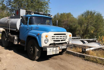 Фотография к новости: Алматыда 26,5 тоннадан астам заңсыз мұнай өнімдері тәркіленді