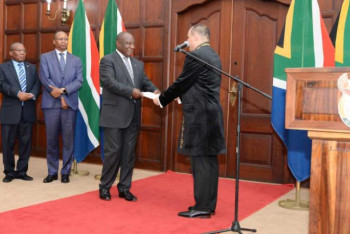 Фотография к новости: Қазақстан елшісі Оңтүстік Африка президентіне сенім грамоталарын тапсырды