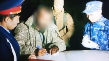 Фотография к новости: Жамбылдық полицейлер есірткі дайындаушыны ұстады