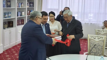 Фотография к новости: Қорқыт атаны қазақша сөйлетуге төрт жылым кетті – Жолдасбеков