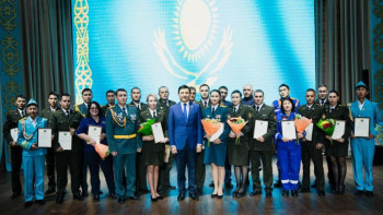 Фотография к новости: Көлгінов елордалық үздік құтқарушыларды марапаттады 