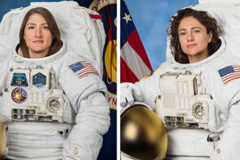 Фотография к новости: Әлем тарихында алғаш рет екі әйел ашық ғарышқа шықты