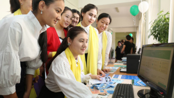 Фотография к новости: Студенттерге "бір терезе" қағидасы бойынша қызмет көрсетіледі