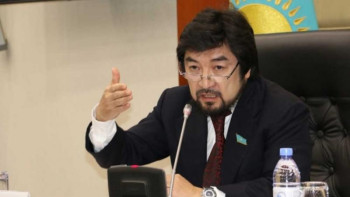 Фотография к новости: "Ұрпақты азаптап жатырмыз". Бекболат Тілеухан білім жүйесін сынады