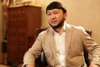 Фотография к новости: Мұхамеджан Тазабек мектепте дәріс оқи алмайды – министр