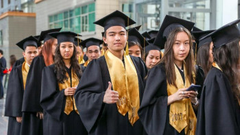 Фотография к новости: Депутат грантпен оқыған түлектердің көбі жұмыссыз қалатынын айтты